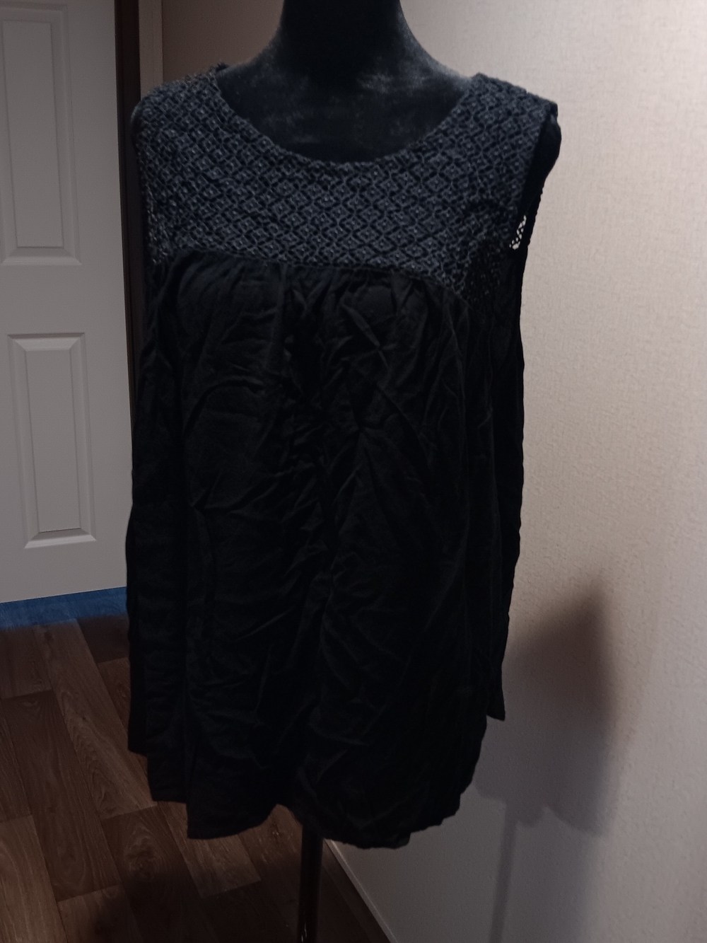 Old Navy 🍑 Black Long Sleeve Textured Yoke Dress
